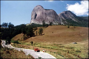 Vista da Rota do Lagarto para a Pedra Azul/ES