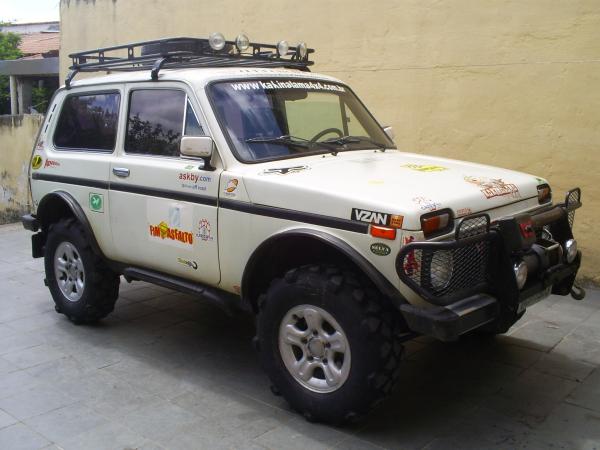 005 (3)
Meu niva com rodas de sportage e pneus 235 mod 3k