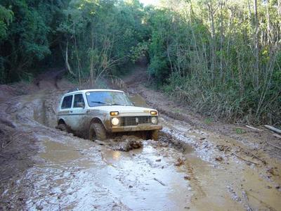 Niva TrilhaBicho+Feio+ +o+atoleiro