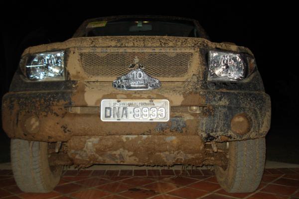 Tr4 cheia de barro com o trofeu da trilha