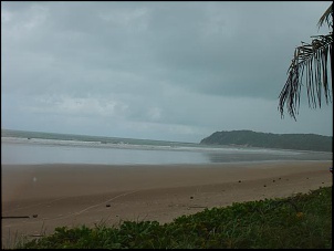 morro de camaragibe   as pedras tavam naquele morro ao fundo