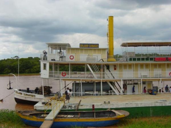 Vapor Benjamin Guimares.  o nico vapor do So Francisco preservado. Foi construdo nos EUA em 1903 e navegou pelo Rio Mississipi antes de vir para o Brasil.