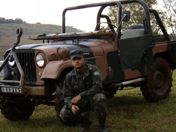 Jeep Willys, antigo pacas, mas com mnt fica novo.......
