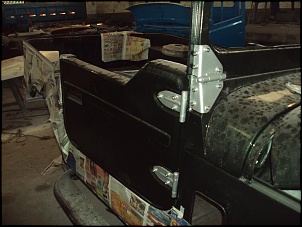 Detalhe de pintura de todoas as dobradias em prata e substituio dos parafusos para alen inox e porca$ auto travante.