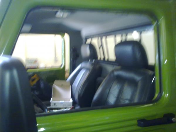 Vidros inteirios, maanetas MB 608
Retrovisores eltricos F 1000, Bancos eltricos Cherokee-2010