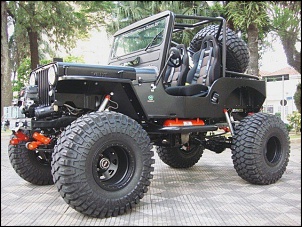 reforo chassis , adaptao das molas de toyota mais pra fora . mesa do guincho com roletes na frente do parachoque , tutorial do bloqueio com solda, etc...