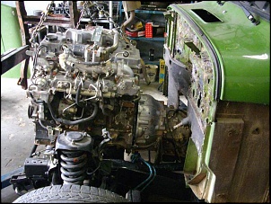 Motor da Triton diesel, vista lateral