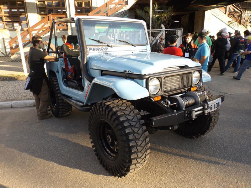 Toyota bandeirante.