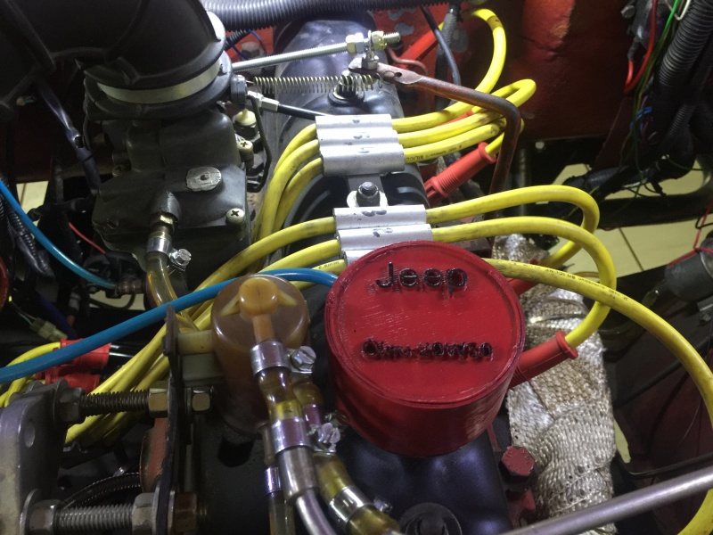 Tampa que fiz para cobri a tampa do leo. Com a inscrio Jeep e "leo 20W50" que  o leo que normalmente uso nele.