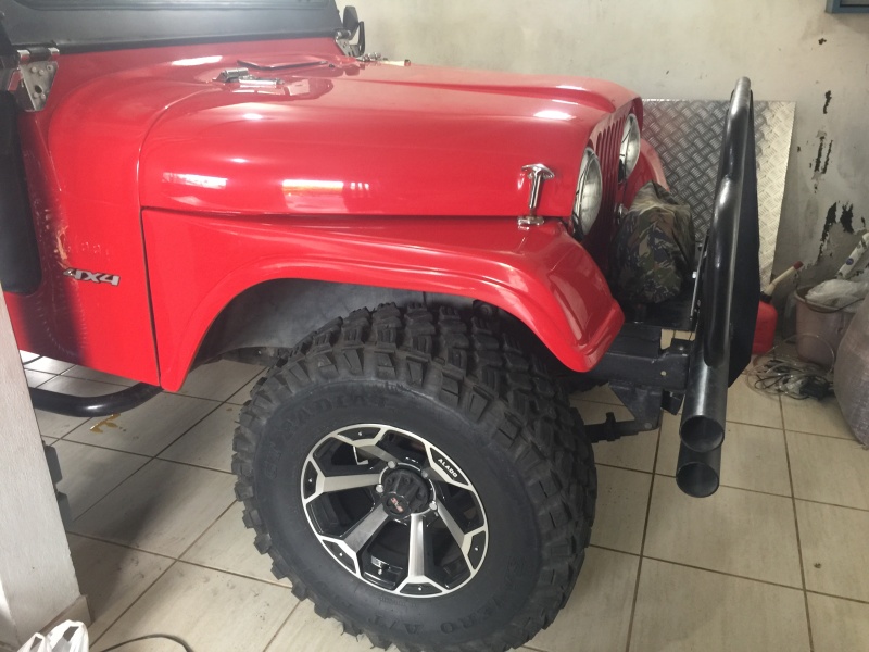 Foto de parte do Jeep em minha garagem. Tudo foi feito por mim, nessa garagem pequena.