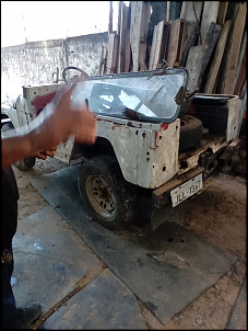 Apesar do caixote estar muito estragado, o Chassi estava integro, com pouca ferrugem..