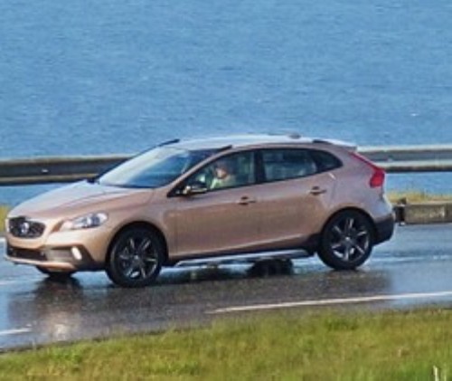 -volvo_xc40_flagra_01_290_193.jpg