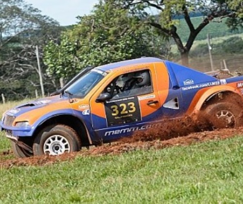 Jeep  com motor V8 302-rally.jpg