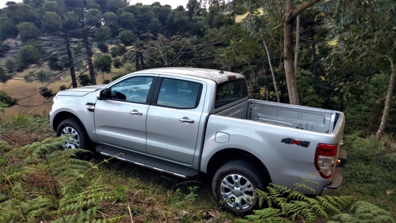 Adaptar 4x4 na F-1000-ford-ranger-xlt-4x4brasil-3-.jpg