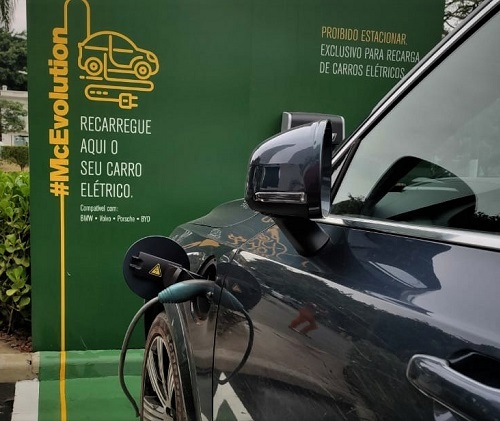 Jumelo maior-volvo-xc90-t8-4x4-brasil-2-.jpg