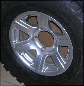 Compro 1 (uma) Roda 15x07 - 5 furos - Liga-roda-15x7_b.jpg