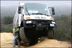 Eixo flutuante:Sim... Pneus: 33 ou 35??-global-expedition-vehicle-5.jpg