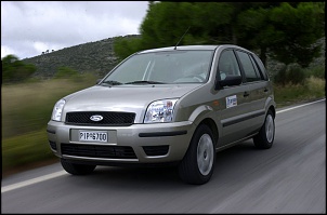 Ford EcoSport 4WD enfrenta a trilha-in_ford_fusion_01.jpg
