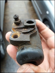 Maldito cilindro de roda. RANGER 2.3 XL 4X2 GASOLINA-img-20160412-wa0012.jpg