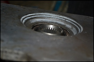 Cambio clarck 2205  - posso eliminar a porca?-flange-tcase.jpg