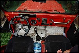 CJ5A 1971 - Chico-assoalho.jpg