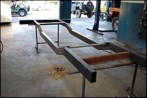 Nascimento de um CJ3-B Valente-chassis.jpg