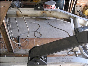 CJ5 - V6 4.3 Vortec-sp.-fix.-tras2.jpg