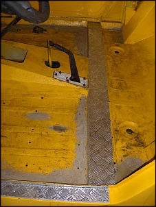 ENGESA FASE II 1989 - Yellow Submarine-pintura-006.jpg