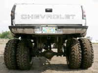CROCODILLO. Jeep Full Size (Revista 4x4&amp;Cia ed 218 e 246)-131_0611_04_z-2000_chevrolet_3500_4x4-rear_view.jpg