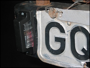 cj5 '76 - volk-luz_placa_240.jpg