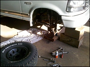 F1000 4x4 XL 97/97 - A Mclaren-troca-suporte-e-molas-1-.jpg