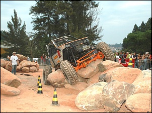 KALANGO 4x4-EVO II-pedras-1.jpg