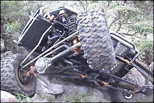 KALANGO 4x4-EVO II-tombando_1.jpg