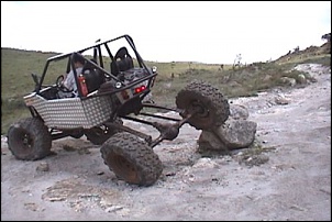 KALANGO 4x4-EVO II-na_pedra.jpg