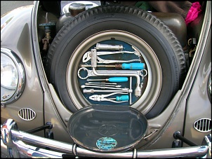 -1957-volkswagen-beetle-spare-tyre-tools.jpg