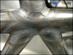 Gaiola Motor V8-225-4.jpg