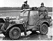 grupinho off road-gen_patton_in_jeep_180.jpg