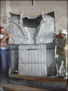 Mais um jeep fora das trilhas p/reforma geral-carroceria-baixo.jpg