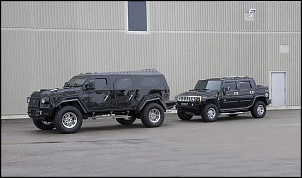 -knight_xv_next_to_a_hummer.jpg