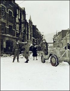 Jeeps na guerra-84th_mp_04_908.jpg