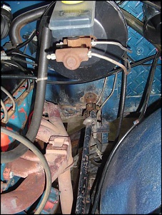 ajuna na istalacao da caixa de dir do maverick  com a coluna original do jeep-hidrovacuo-e-coluna-6cil.jpg