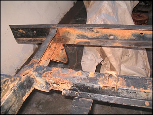 travessa dianteira do chassi-jeep-76-012.jpg