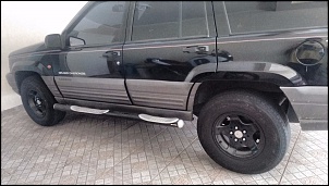 -jeep-grand-cherokee-laredo-40-6cc-4x4-753301-mlb20318369132_062015-f.jpg