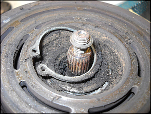 Cherokee XJ 99: rejuvenescimento-ac-vazamento-compressor_09.jpg