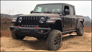 Jeep Wrangler Gladiator-2021-jeep-gladiator-ecodiesel-exterior-front-off-road-flex.jpg