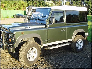 -19_land-rover-defender-masai-windows.jpg