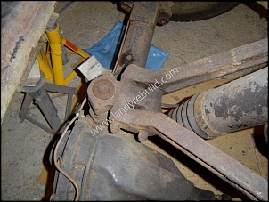 Um Barulho muito estranho na Defender.-lower-frame-ball-joint.jpg
