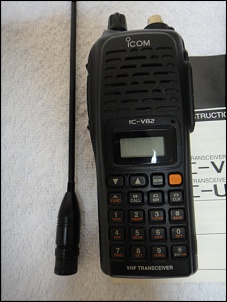 Radio ht icom ic-v82-dsc01752.jpg