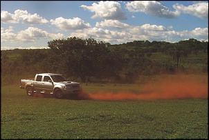 E a Nissan Frontier ?-frontier_levantando_poeira_766.jpg
