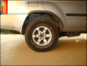 Levantando a XTerra-roda-traseira-antes.jpg